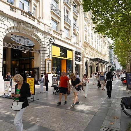 Champs Elysées *